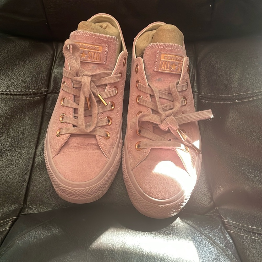 Mauve suede Converse sneakers